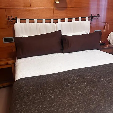 Hostal La Placeta-3